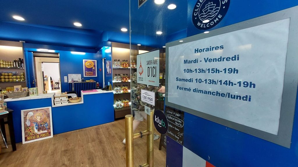 French shops consider siesta hours after heatwave