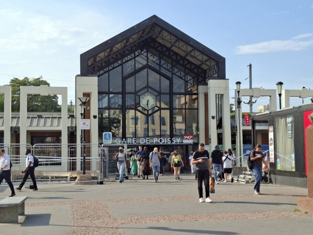 Poissy Station: The Yvelines Hub Testing the Future of Transport
