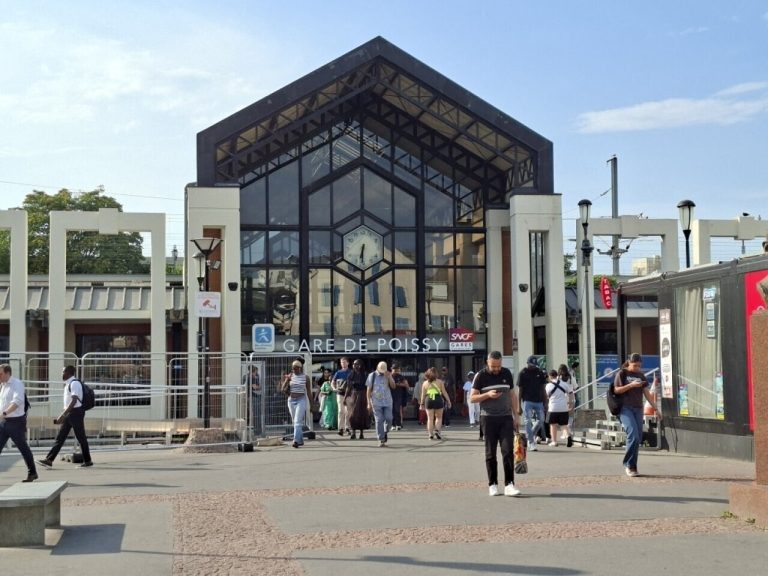 Poissy Station: The Yvelines Hub Testing the Future of Transport