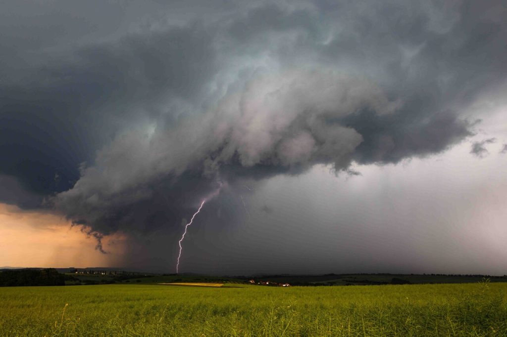 Severe Storms Hit France: Real-Time Tracking Map
