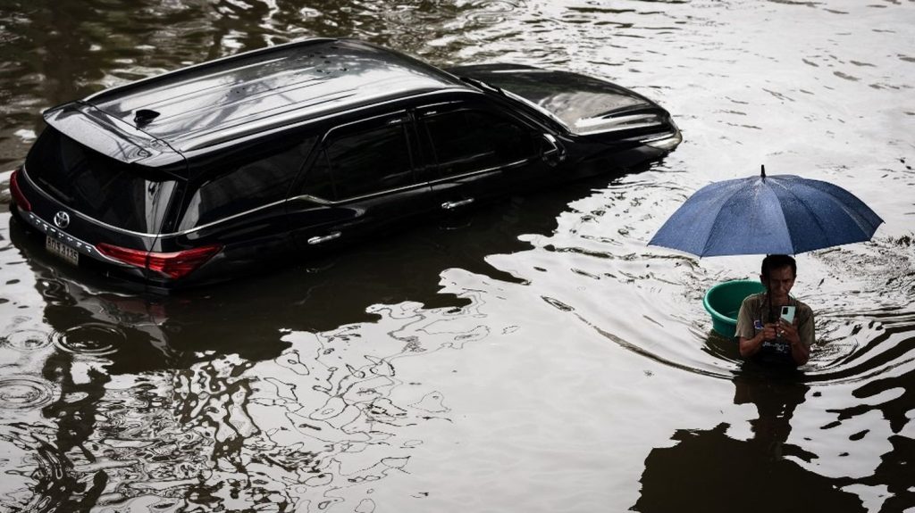 Bangkok Floods: Thousands Evacuated, State of Disaster Declared