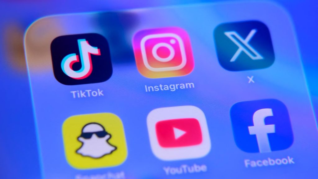 France Notifies EU of New Under-15 Social Media Ban