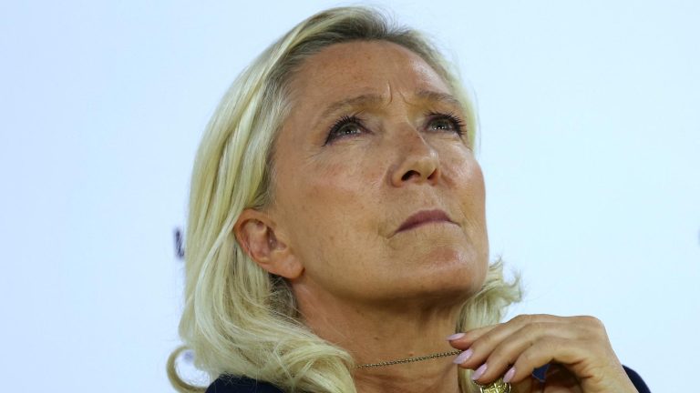 Le Pen's Russia Ties Haunt Her Campaign Again
