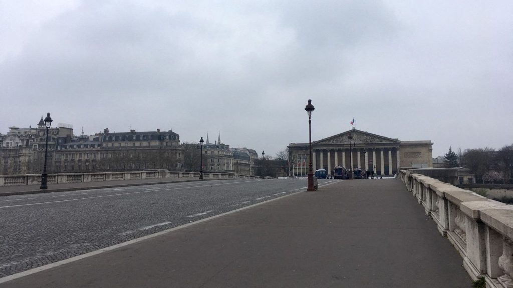 Paris Cyclist Killed by Truck at Concorde Bridge