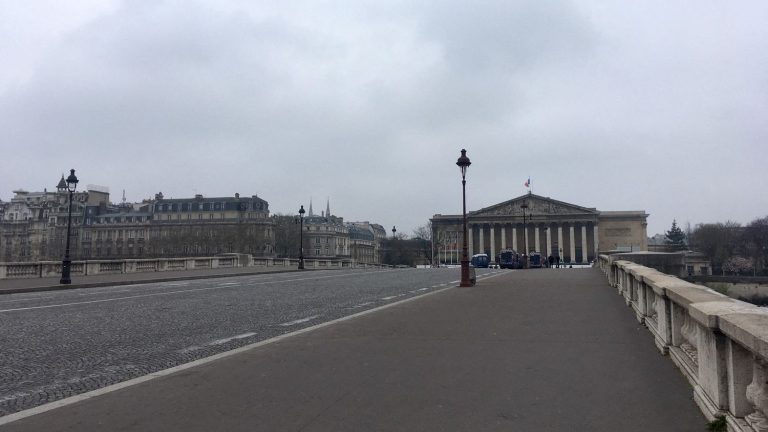 Paris Cyclist Killed by Truck at Concorde Bridge