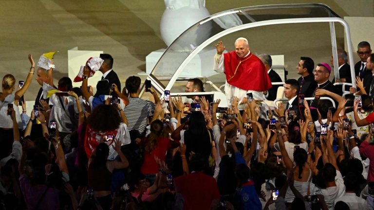 Pope Leo XIV Wows 80,000 Young People in Paris