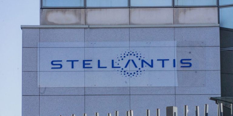 Stellantis Poissy: Worker Trapped in Hydraulic Press
