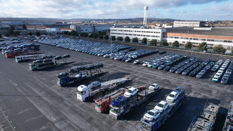 Worker Trapped Under Press at Stellantis Poissy