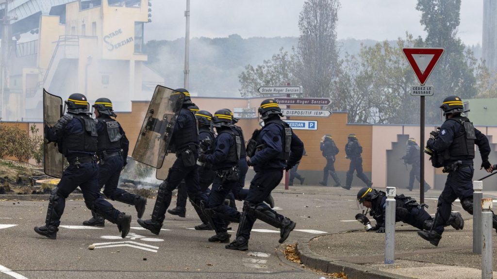 Belfort: Policeman Nearly Killed at School Protest