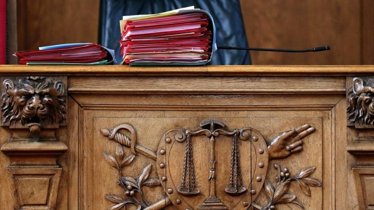 Driver with 8 Passengers, Looted Goods Sentenced