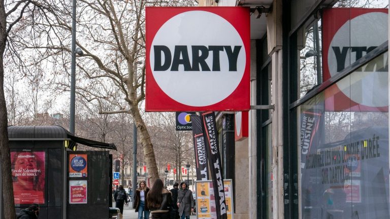 EU Clears Kretinsky's Fnac Darty Takeover Bid