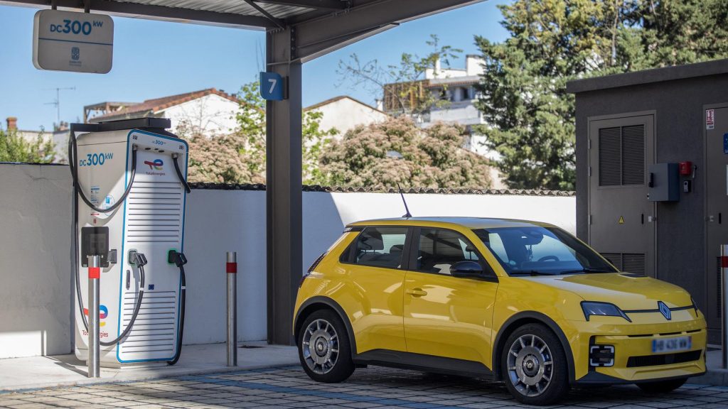 France EV Sales Hit 30% as Auto Show Opens in Paris