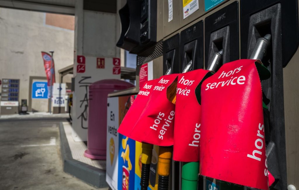 France Taps Strategic Oil Reserves to Curb Diesel Prices
