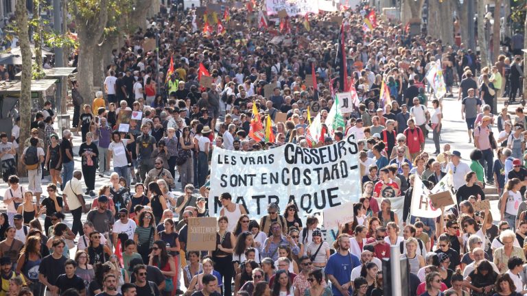 French Students Protest Poor School Conditions