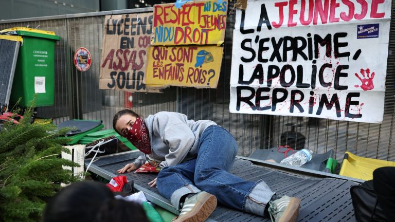 French Students Vow to Continue Protests Despite Crackdown