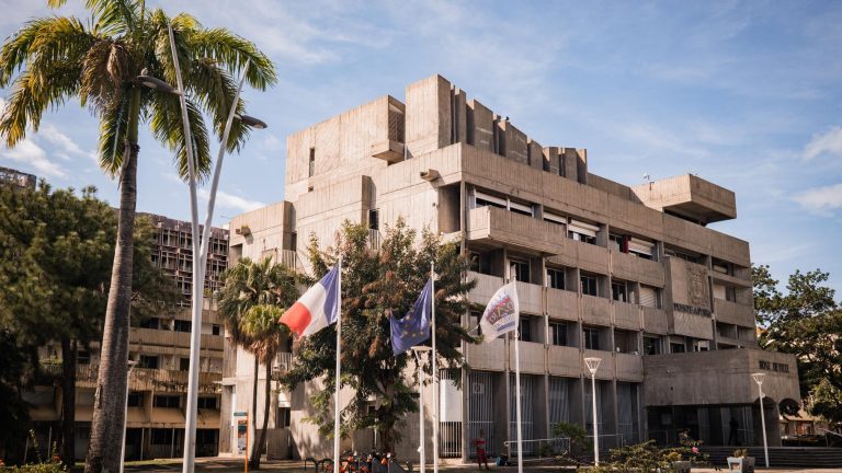 Guadeloupe: Curfew Imposed After Violent Riots