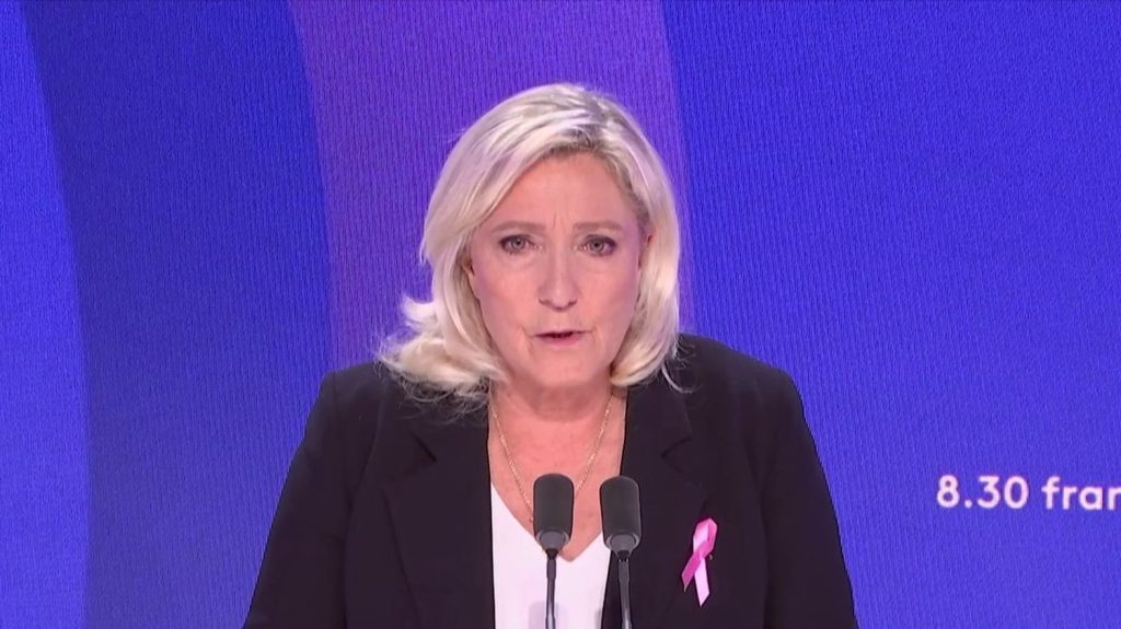 Le Pen Accuses Government of Losing Control After Violence
