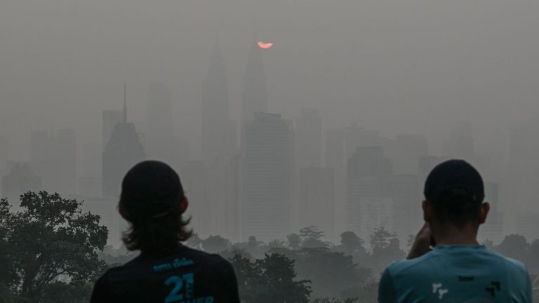 Southeast Asia Smog Alert: Toxic Haze From Indonesian Fires