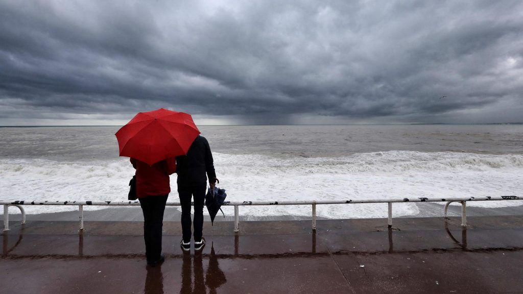 Storm Austen to Batter Northwest France with 130 km/h Winds