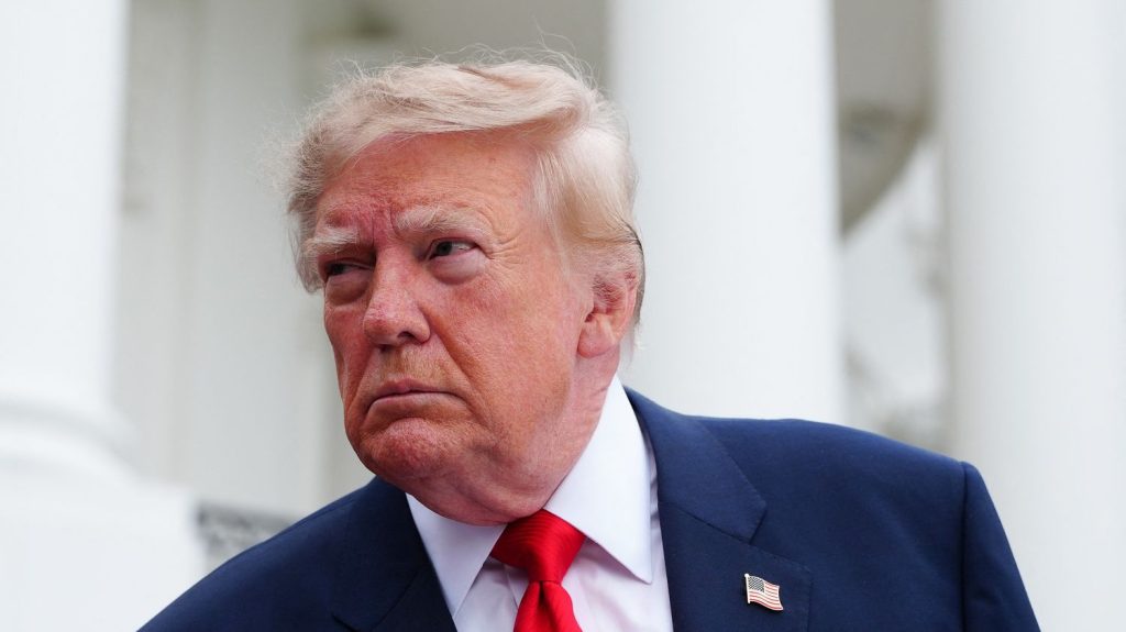 Trump Urges Ukraine to Replace Zelensky for Peace Deal